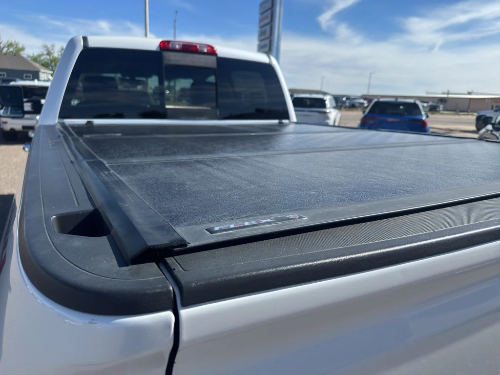 Used 2019 WHITE Chevrolet LTZ image 8