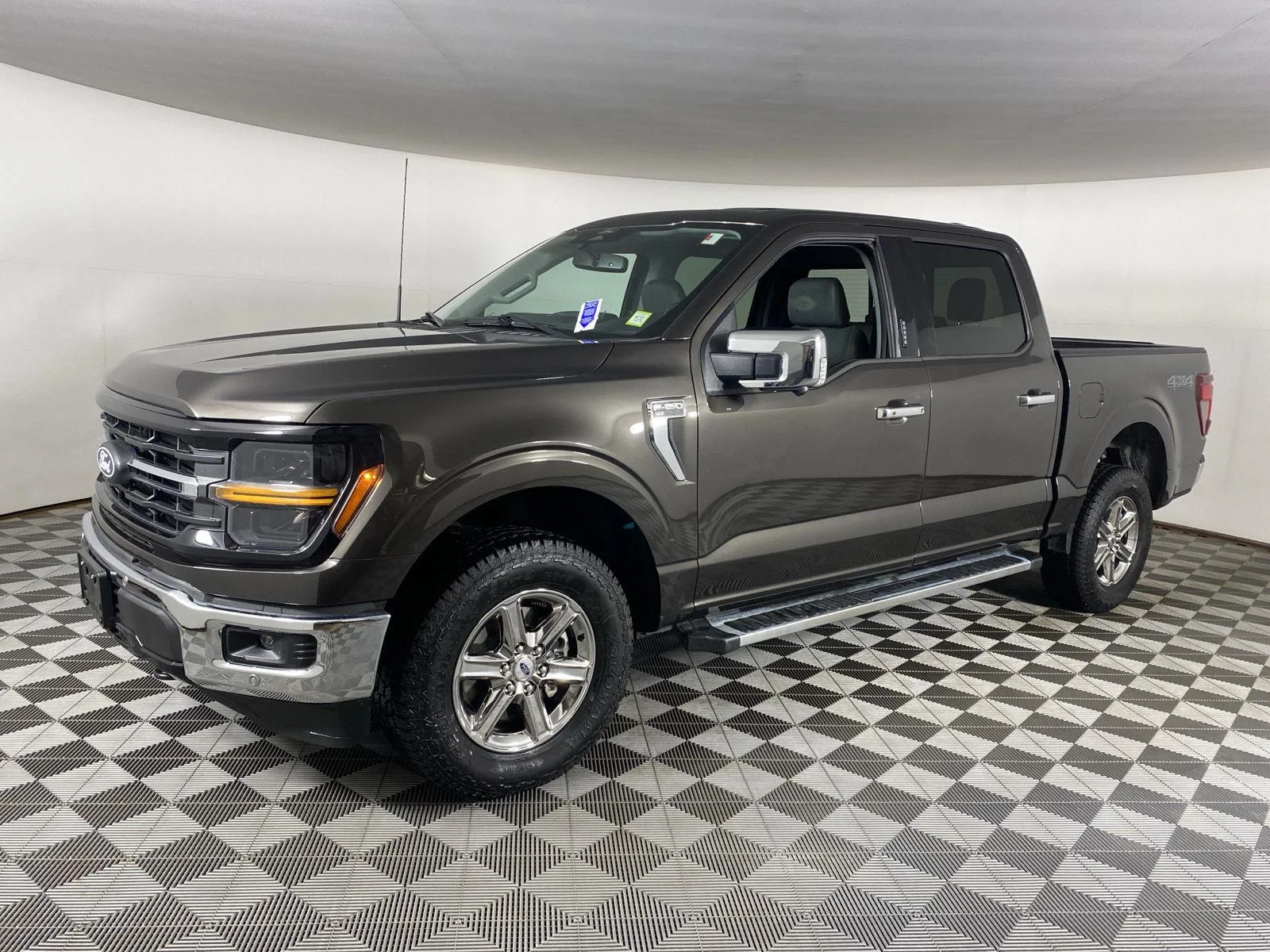 Used 2024 Darkened Bronze Ford XLT image 13