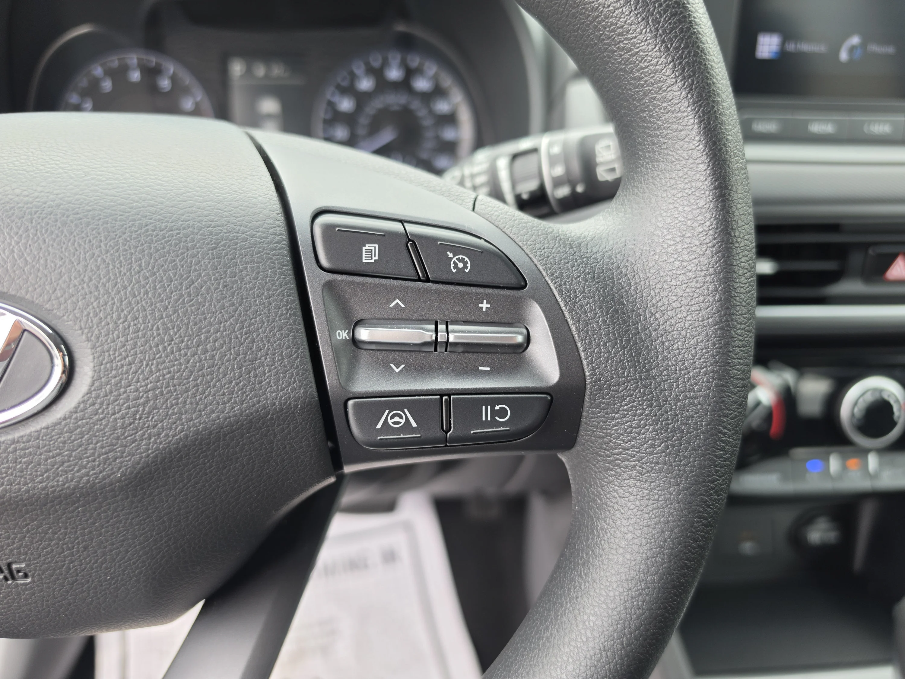 Used 2022 Thunder Gray Hyundai SEL image 31