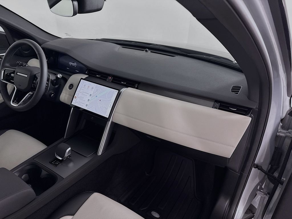 New 2025 Hakuba Silver LAND ROVER Dynamic SE image 31