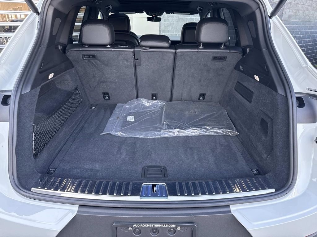 Used 2024 White Porsche Base image 6