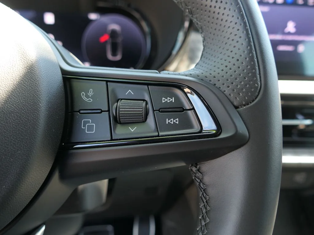 Used 2025 Black Alfa Romeo Base image 13