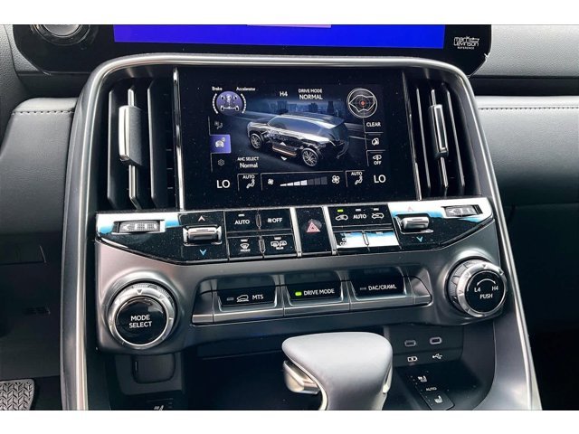 New 2026 Eminent White Pearl Lexus LUXURY image 20