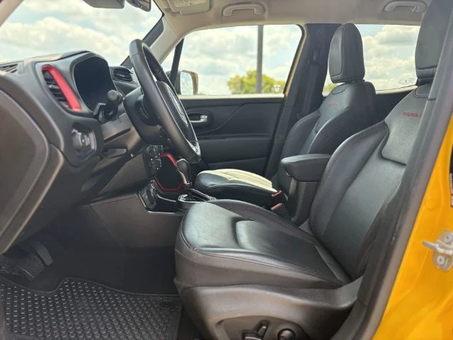2023 Jeep Renegade Trailhawk - Photo 8