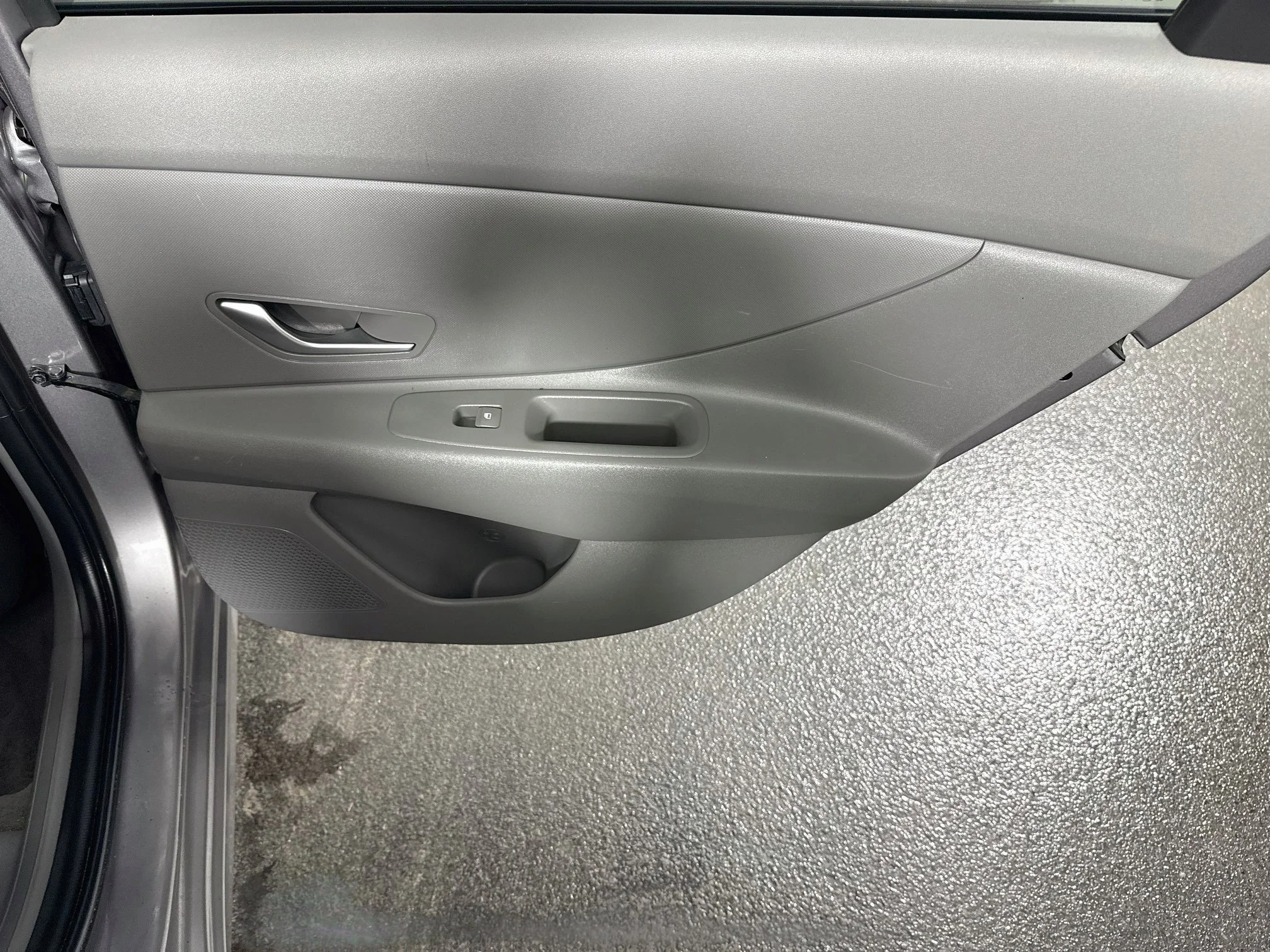 Used 2024 Fluid Metal Hyundai SE image 23