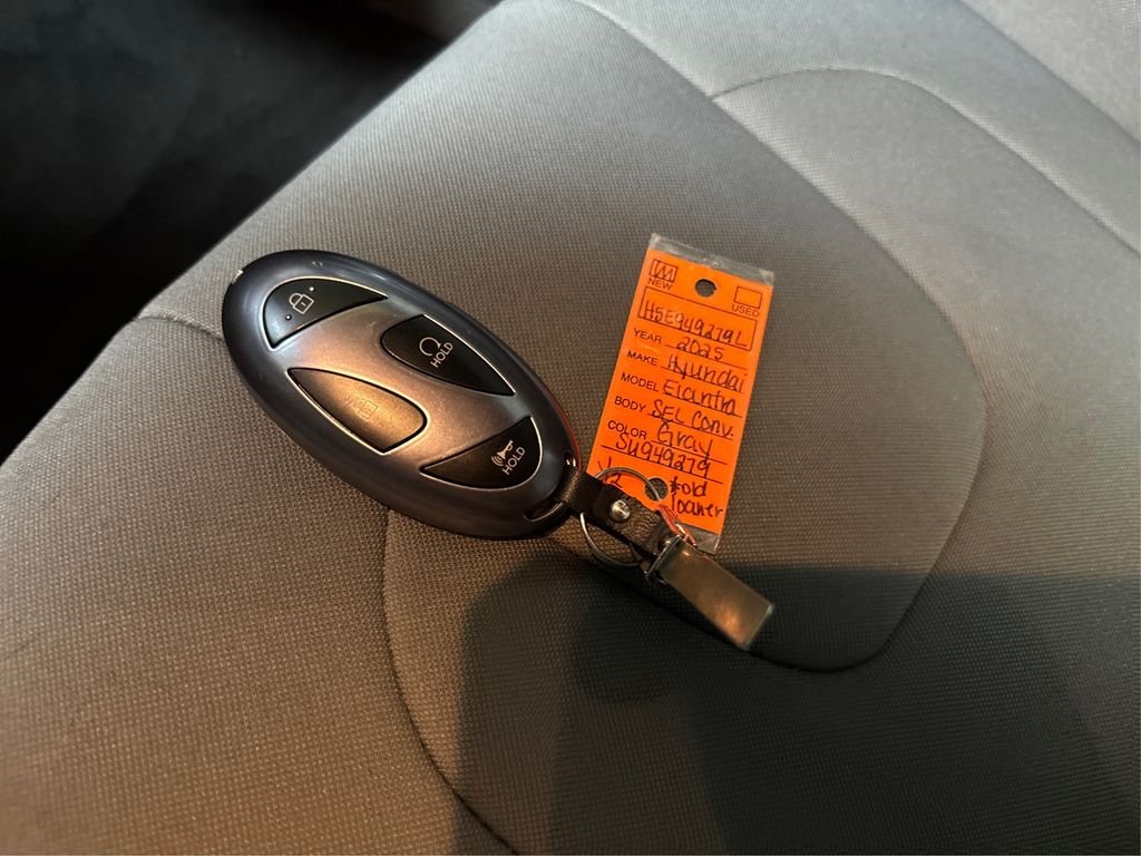 2025 Hyundai Elantra SEL - Photo 37