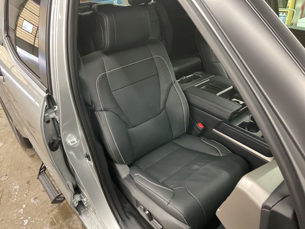 2026 Toyota Tundra SR5 - Photo 39