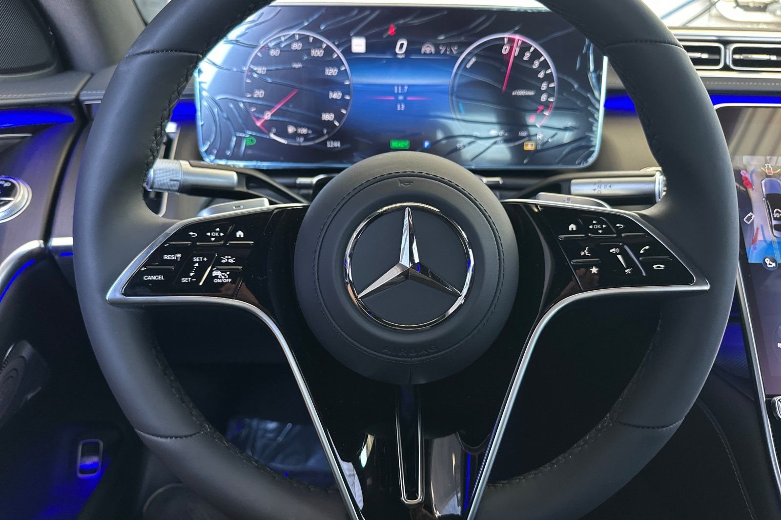New 2025 Black Mercedes-Benz S 580e image 24