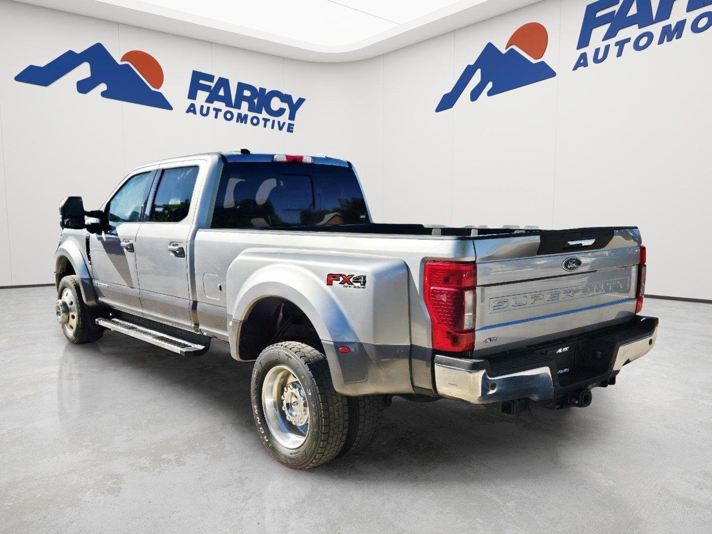 Used 2022 Iconic Silver Ford Lariat image 5