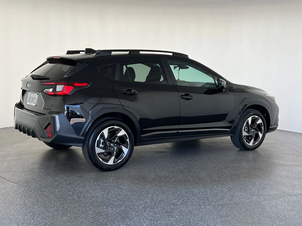 New 2026 CRYSTAL BLACK SILICA Subaru Limited image 4
