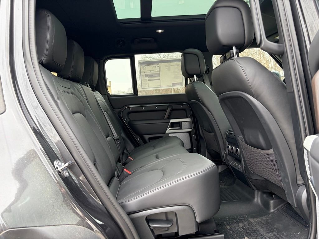 Used 2024 Gray Land Rover S image 20