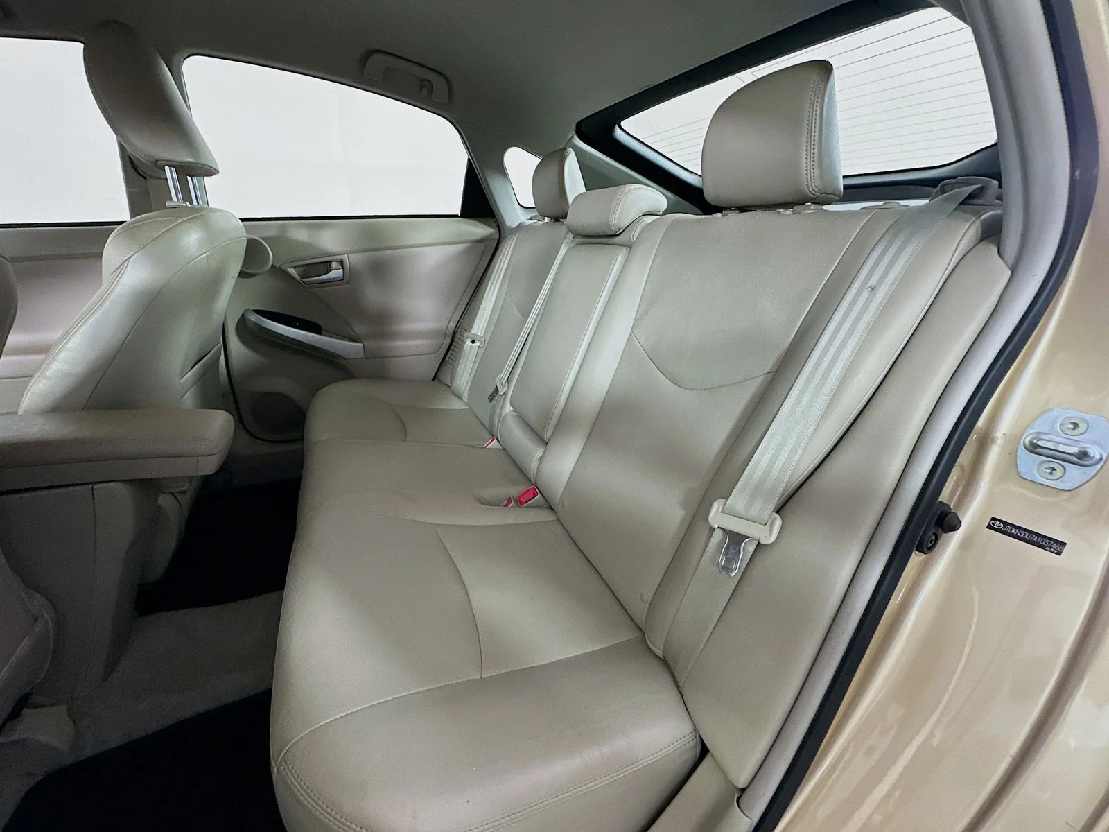 Used 2010 Gold Toyota IV image 24