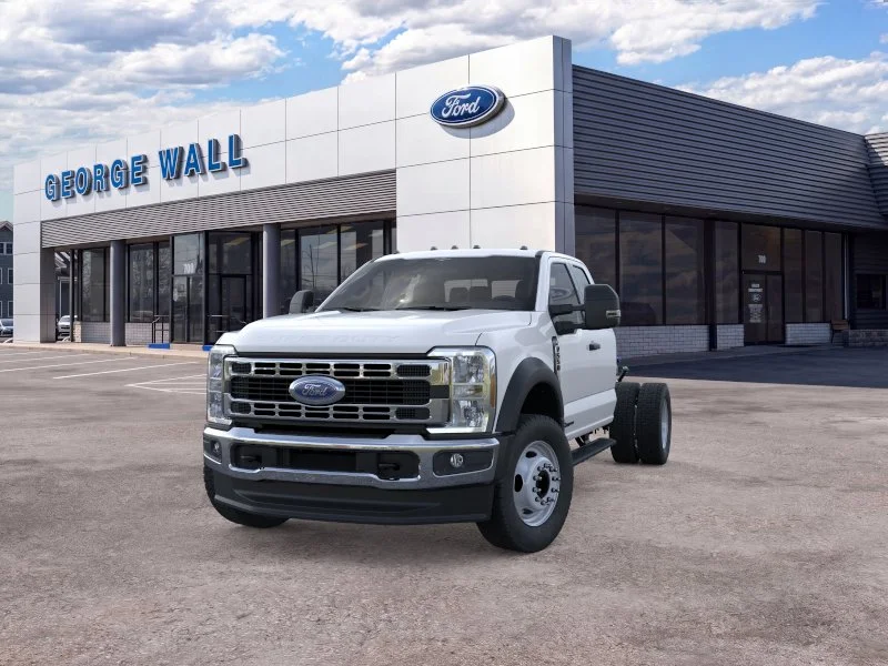 New 2026 Oxford White Ford F-550® XL image 32