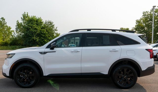 Used 2023 White Kia X-Line S image 9