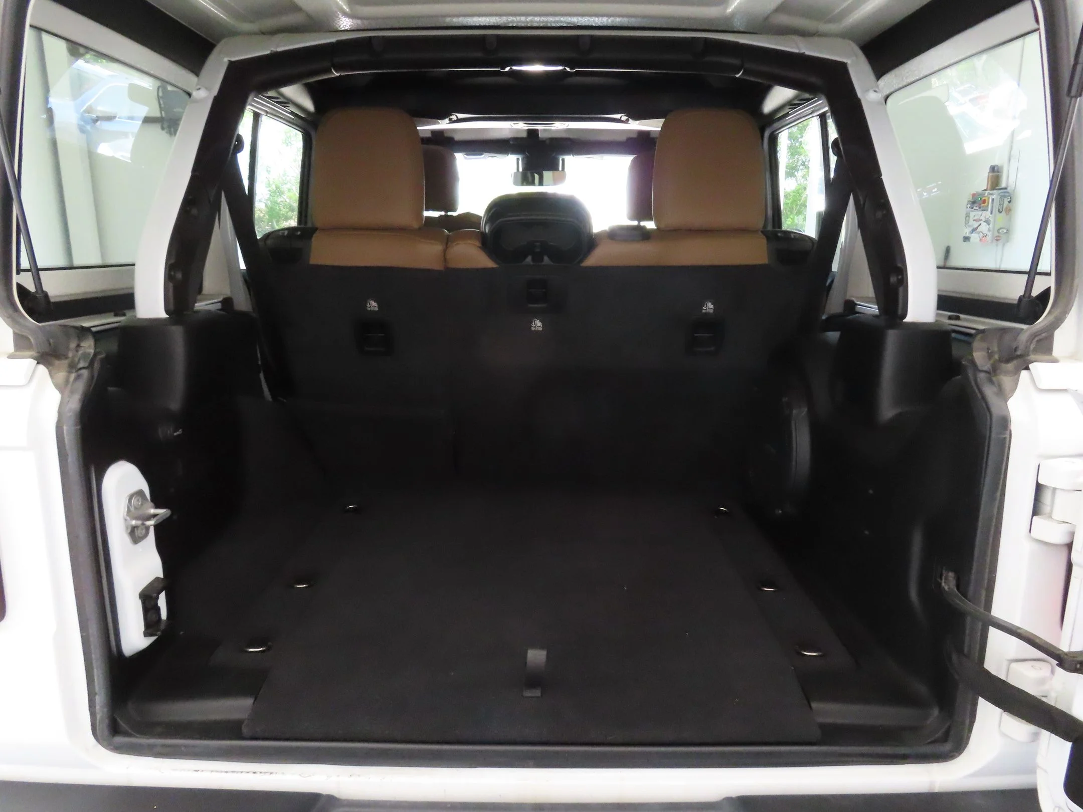 Used 2021 White Jeep Unlimited Rubicon image 23
