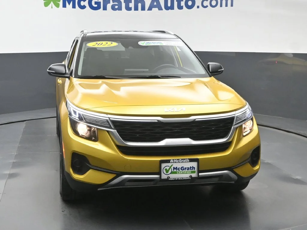 Used 2022 Yellow Kia S image 5