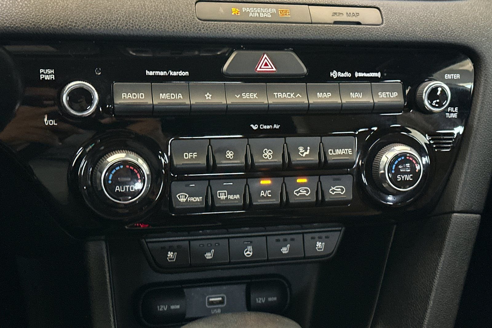 Used 2020 White Kia SX image 22