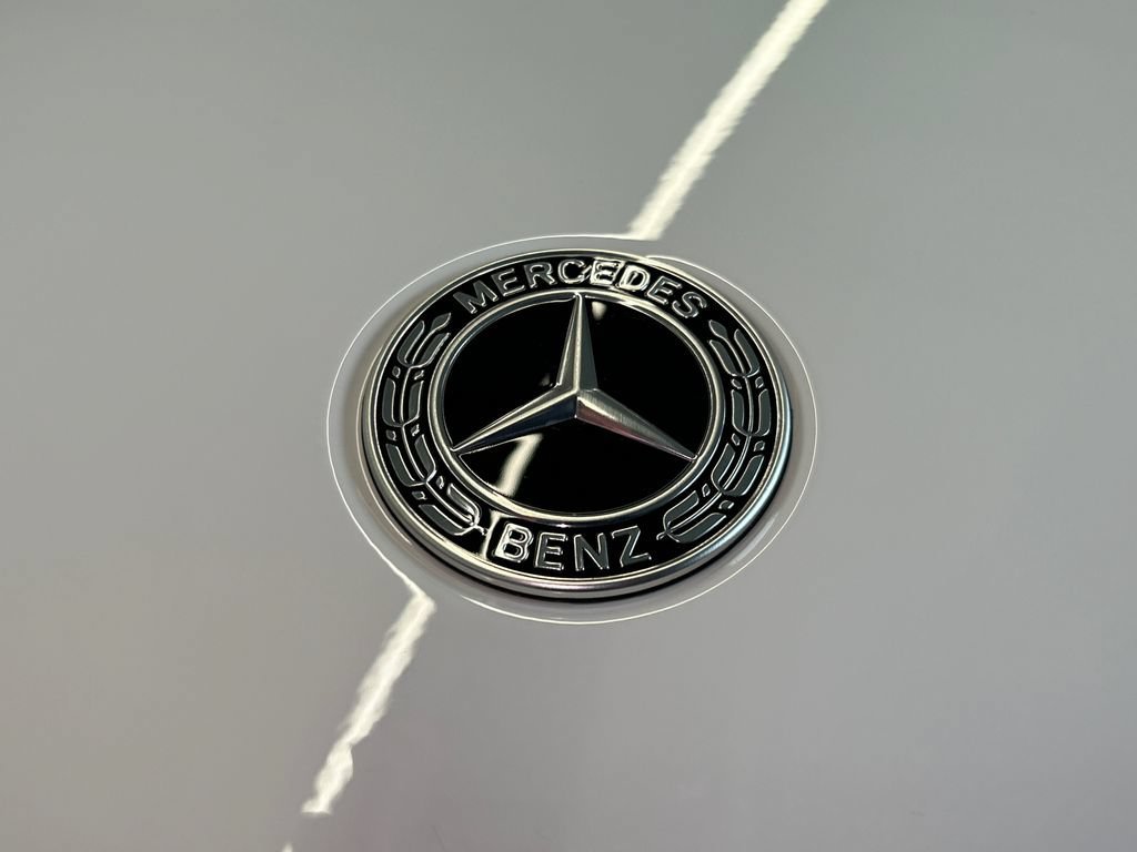 New 2027 Polar White Mercedes-Benz GLC 300 image 28