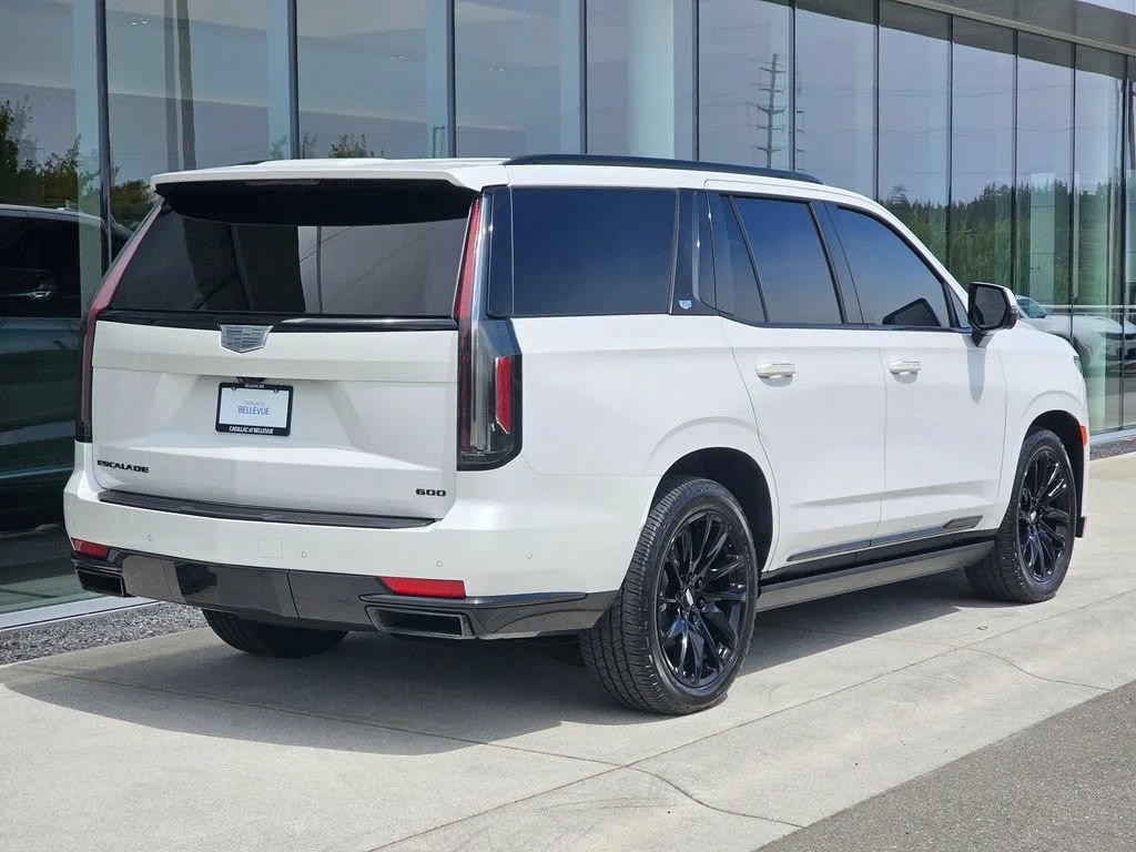Used 2021 CRYSTAL WHITE TRICOAT Cadillac Sport Platinum image 5