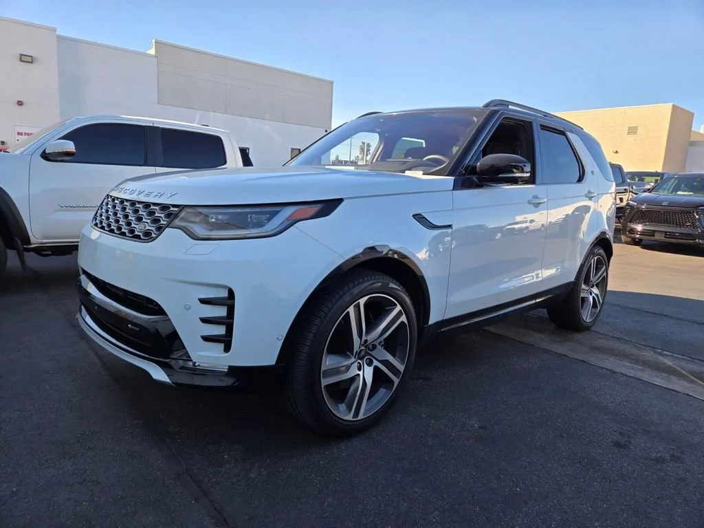 Used 2023 White Land Rover Metropolitan Edition image 2