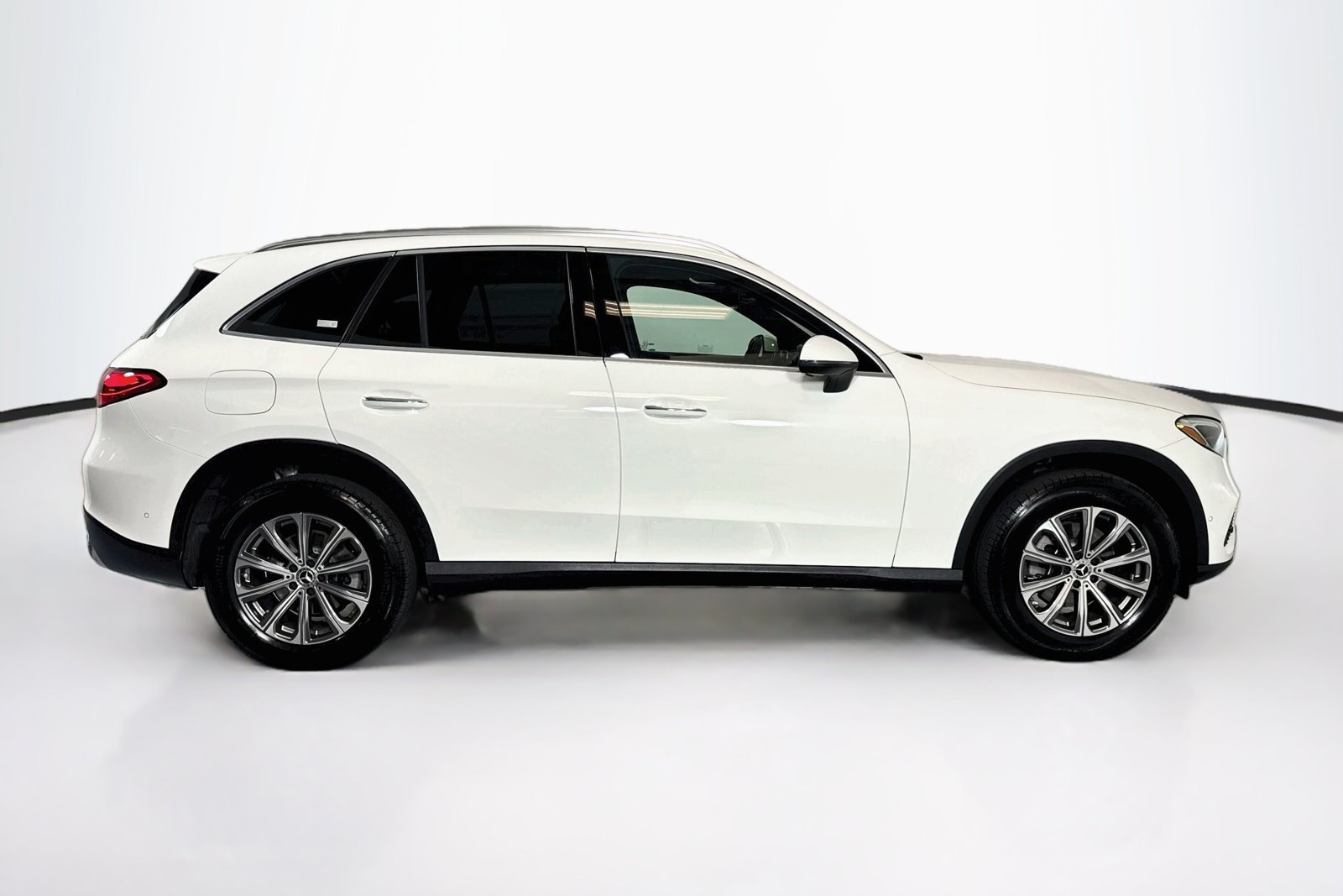 Certified Used 2026 Polar White Mercedes-Benz GLC 300 image 4