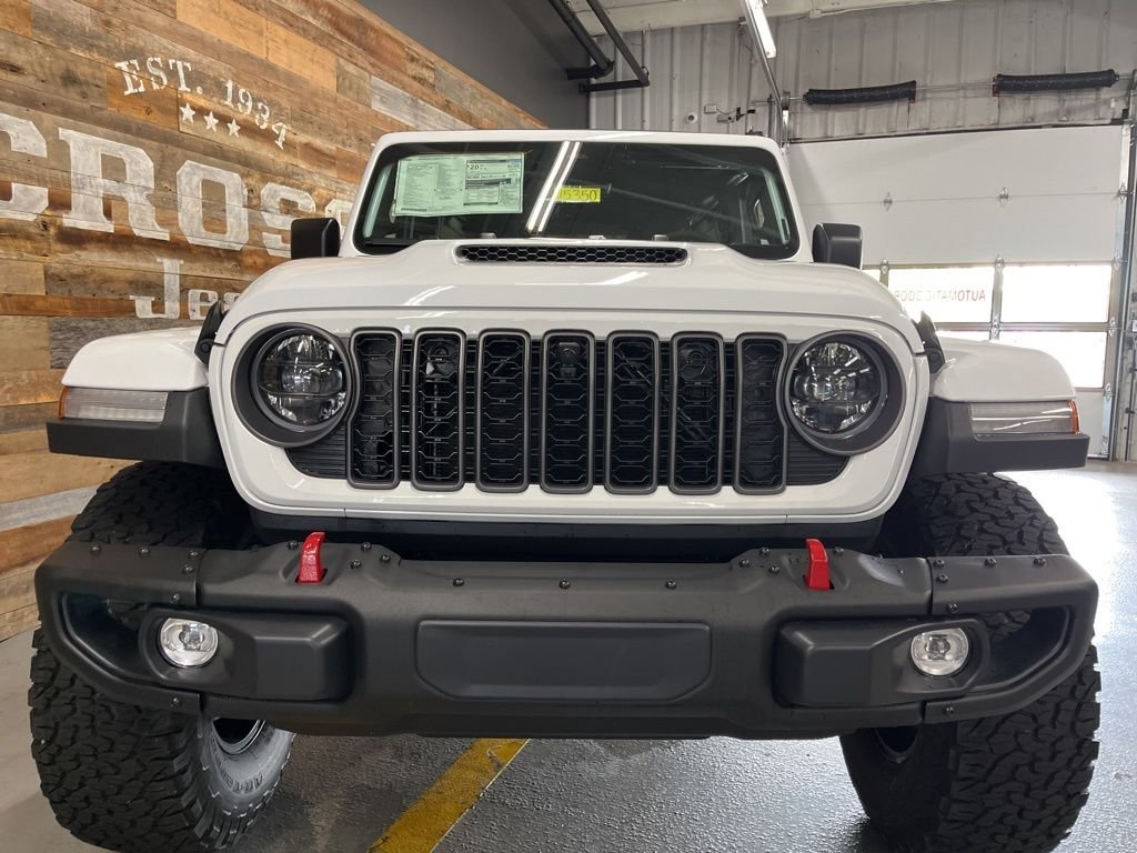 New 2026 Bright White Clear-Coat Exterior Paint Jeep Rubicon X image 7
