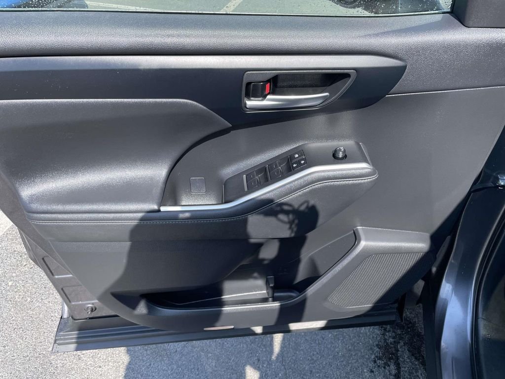 2023 Toyota Highlander XLE - Photo 26