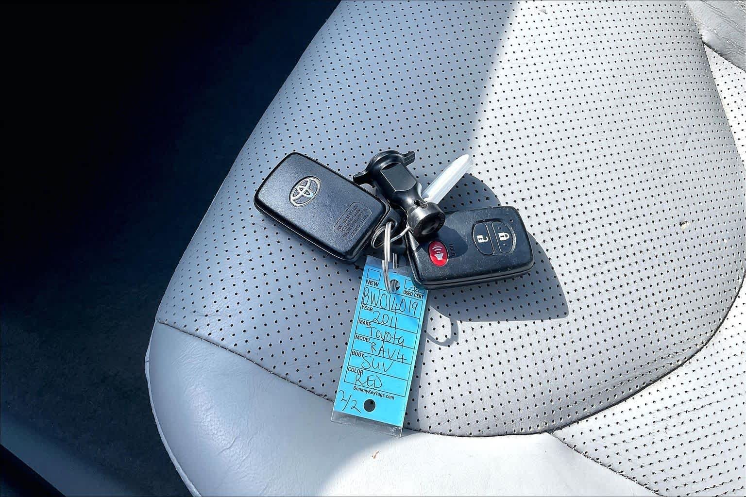 Used 2011 Barcelona Red Metallic Toyota Ltd image 13