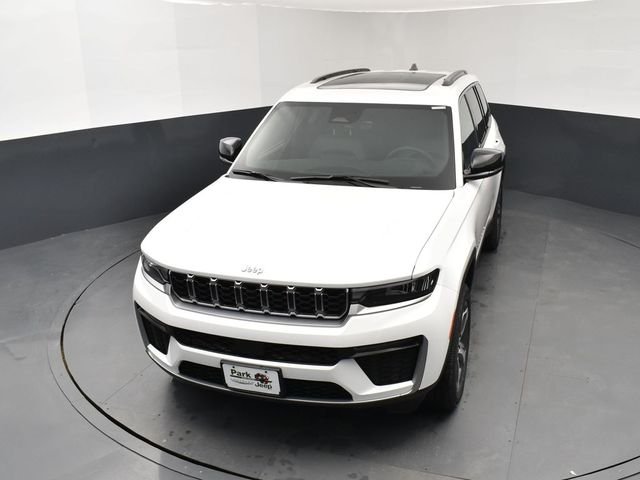 New 2026 Bright White Clear-Coat Exterior Paint Jeep Limited image 14