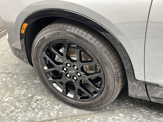Used 2025 Sterling Gray Metallic Chevrolet RS image 38