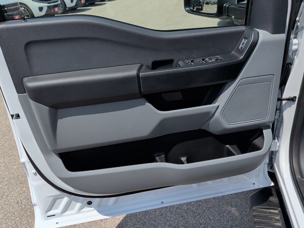 New 2026 Oxford White Ford F-350® XL image 10