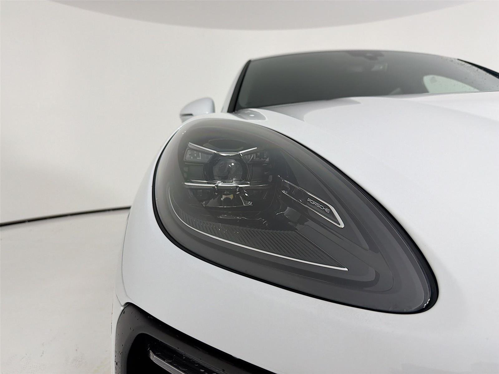 Used 2025 White Porsche  image 32