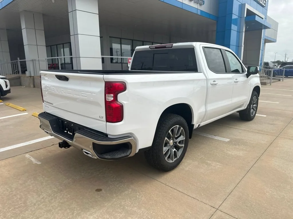 New 2026 Summit White Chevrolet LT image 33