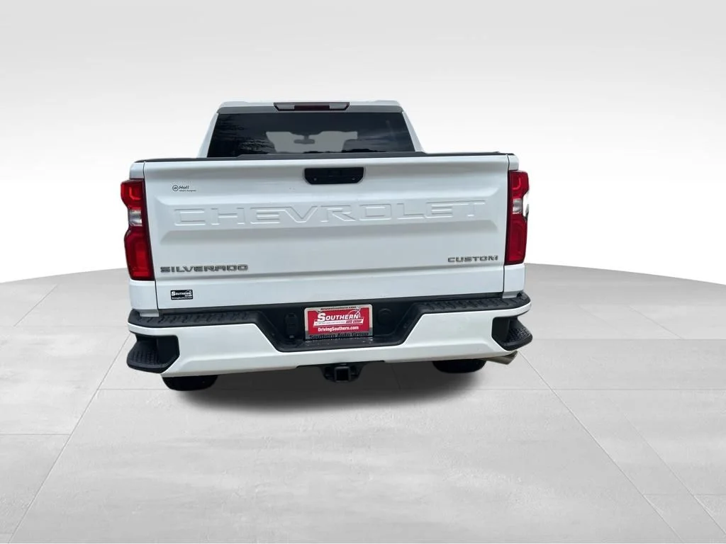 Used 2019 White Chevrolet Custom image 7