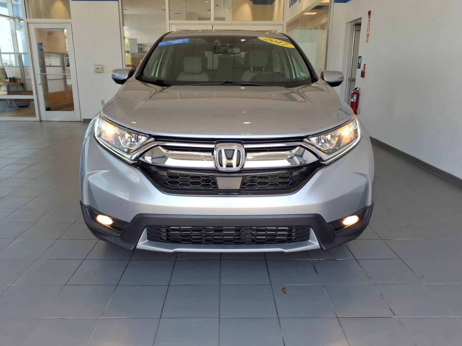Certified Used 2017 Lunar Silver Metallic Honda EX-L image 2