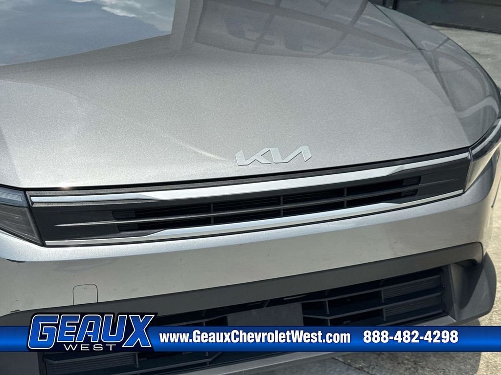 Used 2025 Gray Kia LXS image 5