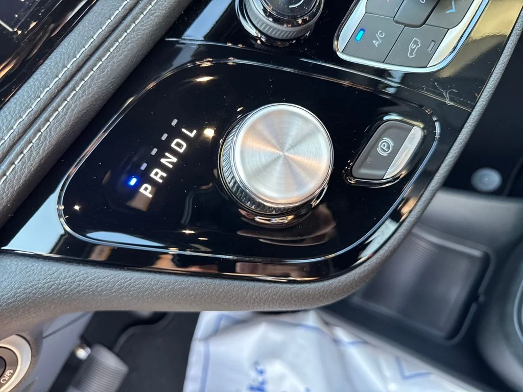 2026 Chrysler Pacifica Select - Photo 23
