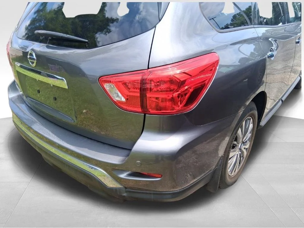 Used 2019 Gray Nissan S image 7