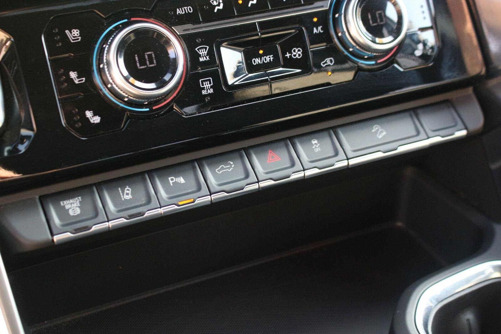 Used 2025 Onyx Black GMC Denali image 26