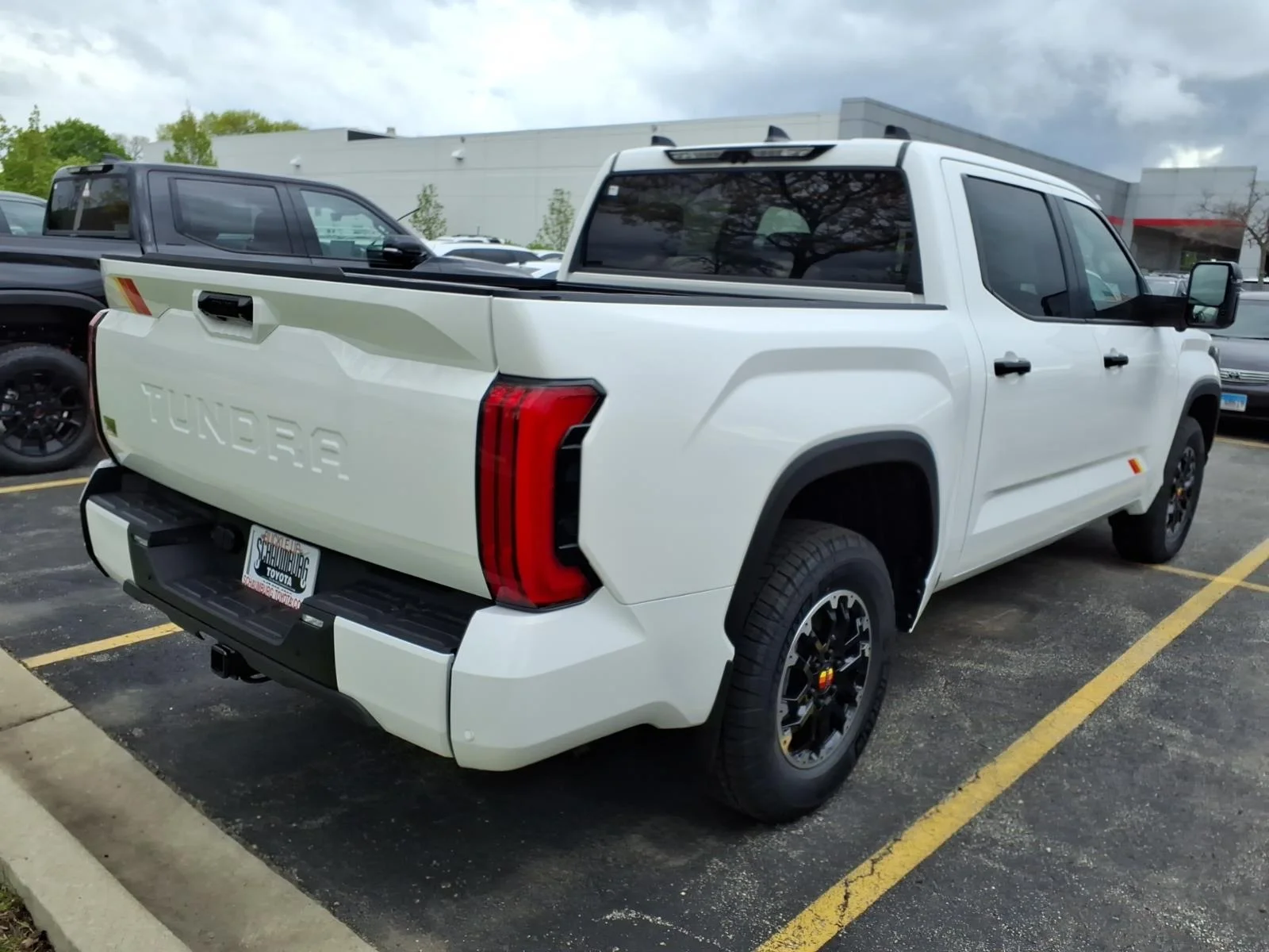 New 2026 Ice Cap (040) Toyota SR5 CREWMAX image 7