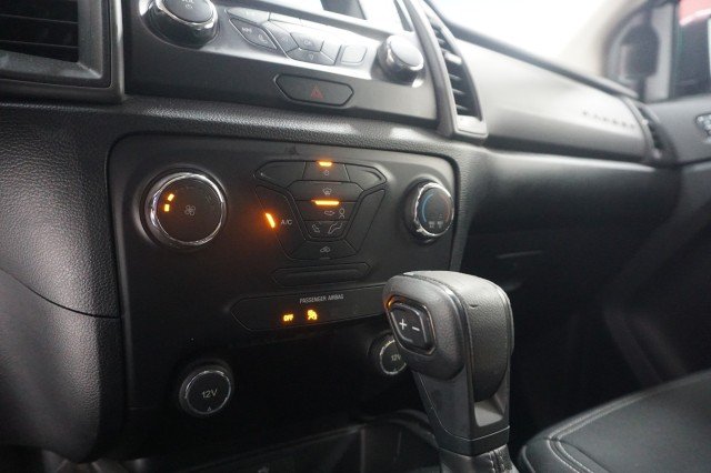 Used 2019 Magnetic Metallic Ford LARIAT image 27