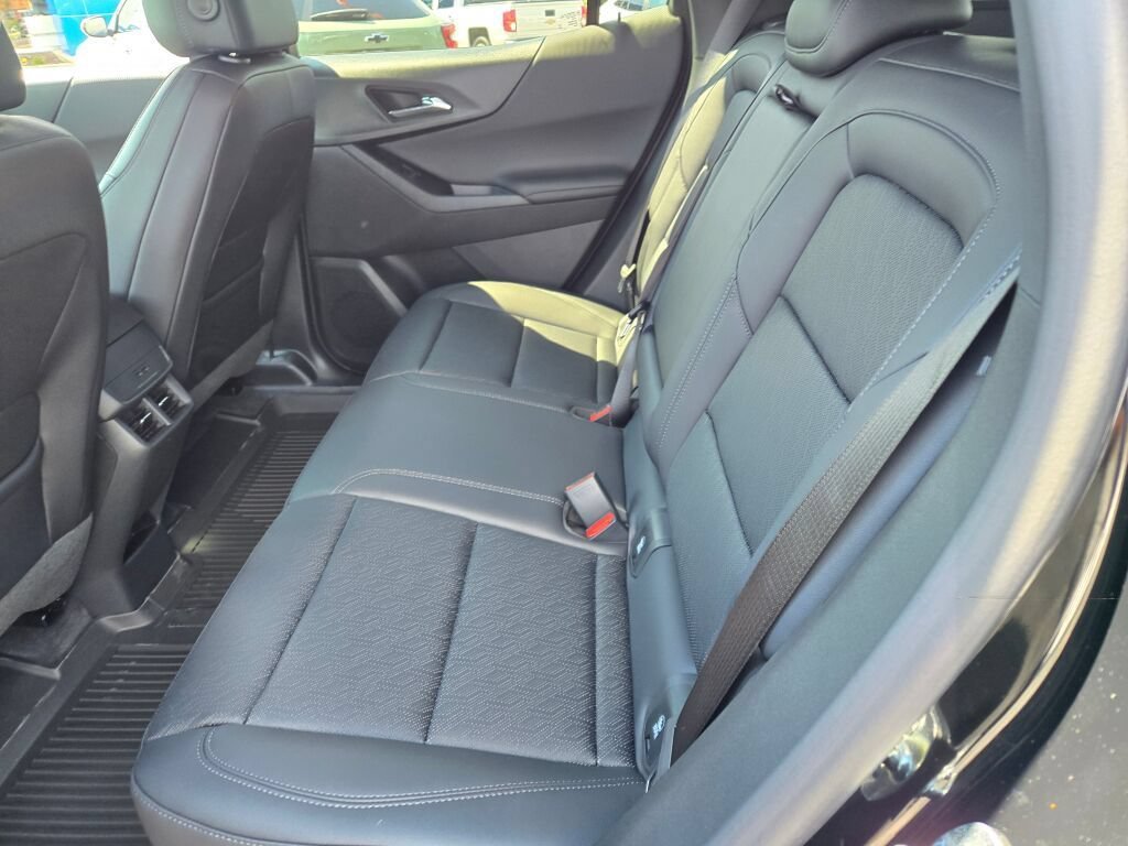 2027 Chevrolet Equinox LT - Photo 13