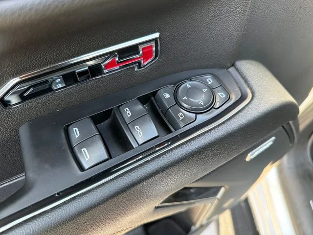 Used 2022 Silver GMC AT4 image 17
