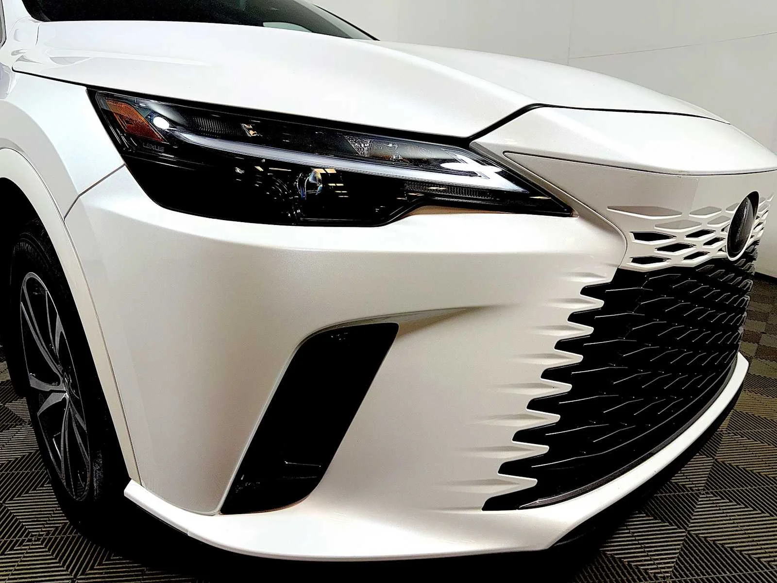 Used 2024 Eminent White Pearl Lexus Premium image 24