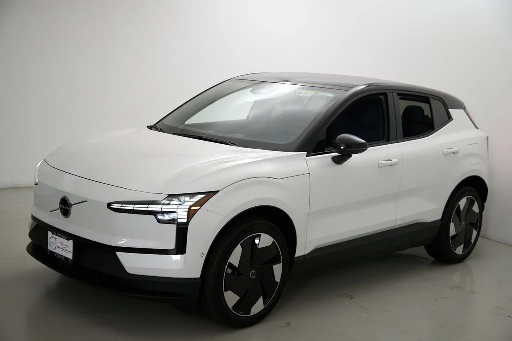 New 2026 Crystal White Volvo Ultra image 6