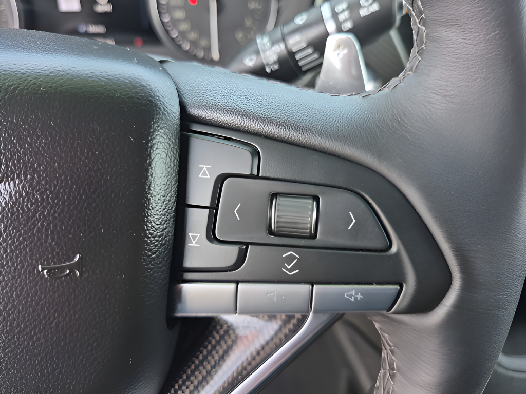 Used 2024  Cadillac Sport image 14