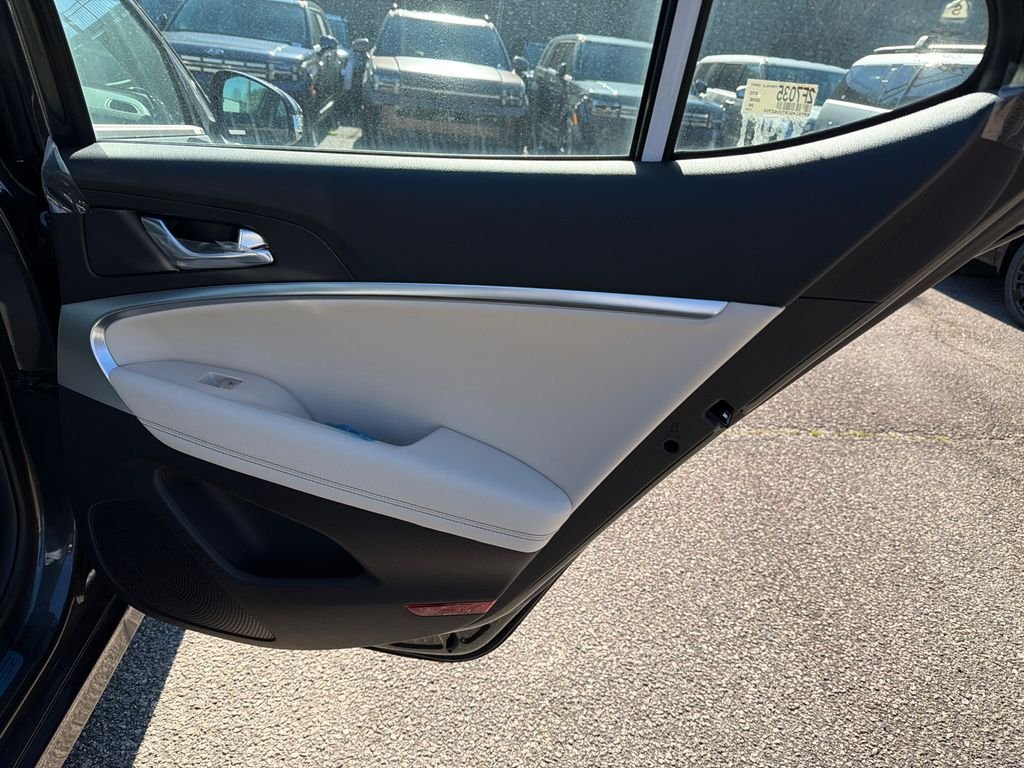 2026 GENESIS G70 Standard - Photo 16