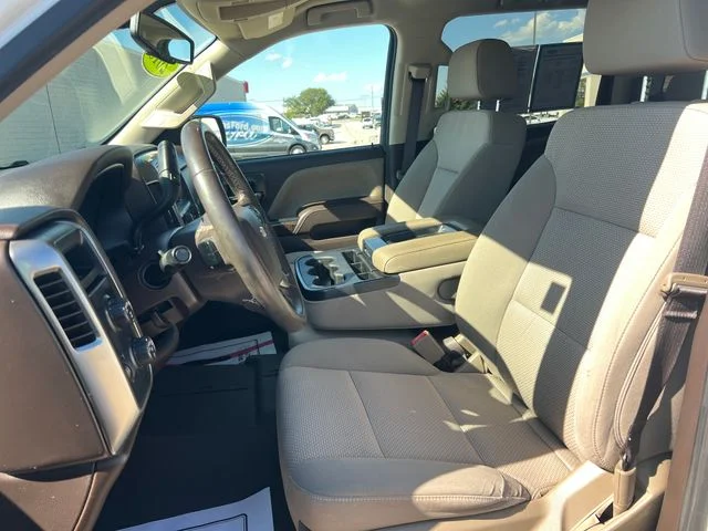 Used 2018 White Chevrolet LT image 29