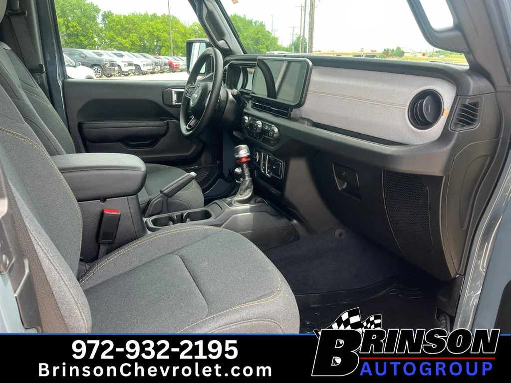 Used 2025 Anvil Clearcoat Jeep Sport image 9