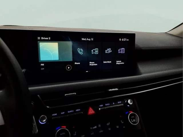 Used 2024  Hyundai SEL image 9